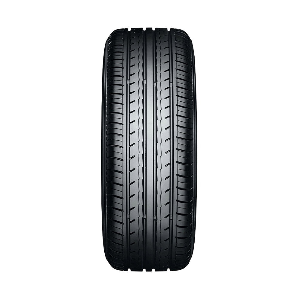 Neumático Yokohama ES32 205/65R15 H/T tipo Pavimento / Urbano