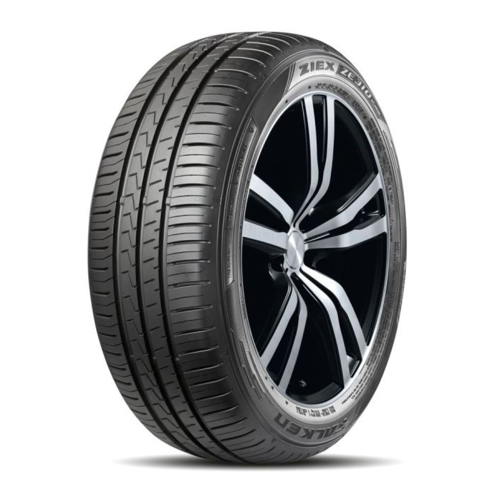 Neumático Falken ZE310 215/40R18 H/T para ciudad y carretera