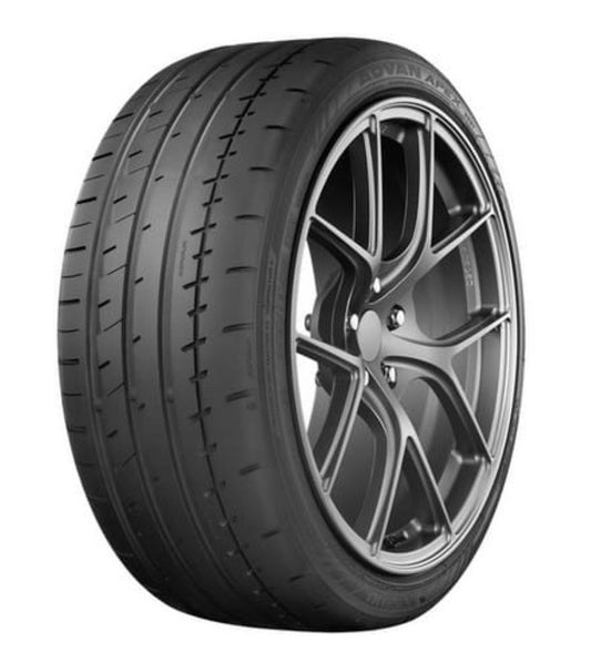 Neumático Yokohama V601 235/35R19 H/T para ciudad y carretera