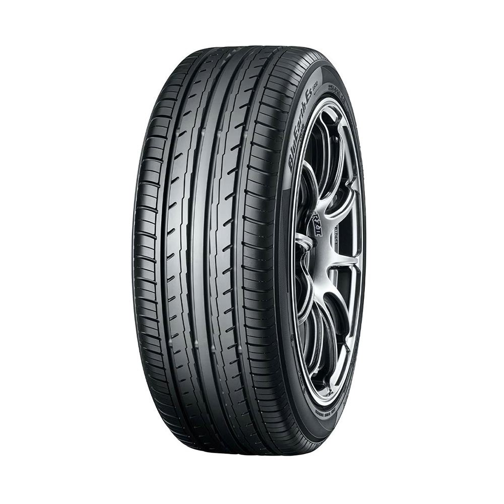 Neumático Yokohama ES32 205/65R15 H/T para ciudad y carretera