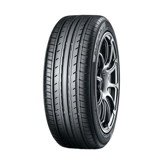 Neumático Yokohama ES32 205/65R15 H/T para ciudad y carretera